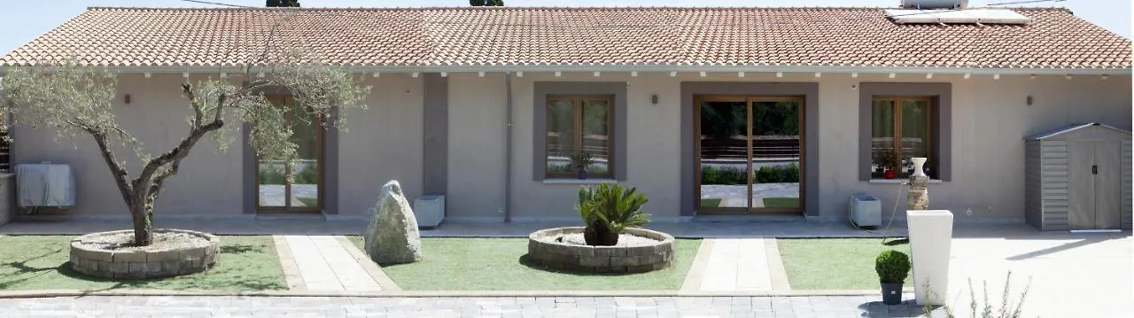 מלון קסטיאדס Relais Borgo Camisa אורחן
